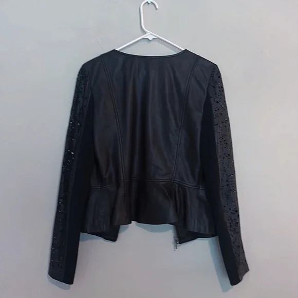 HINGE Seattle Black 💯 Leather Moto Jacket Cut Out Sleeve Women size Medium - Picture 6 of 8